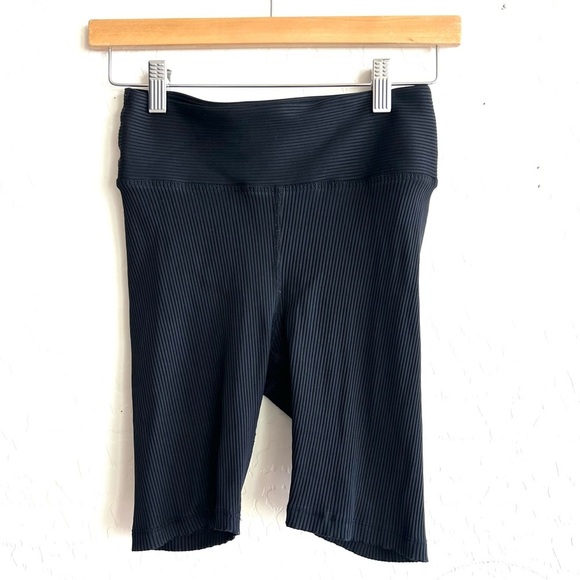 Year of Ours V Waist Ribbed Biker Shorts - Picture 2 of 6